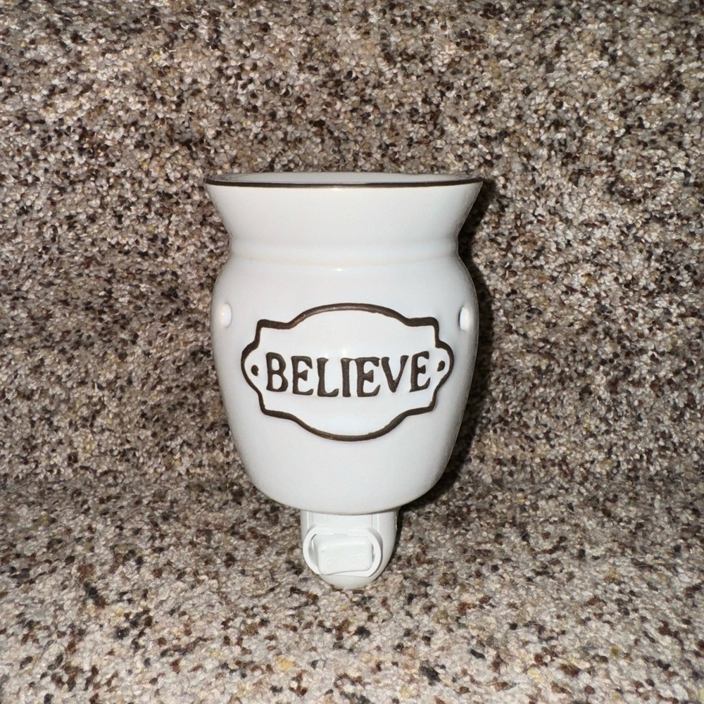 Scentsy “Believe” Wax/Tart Warmer